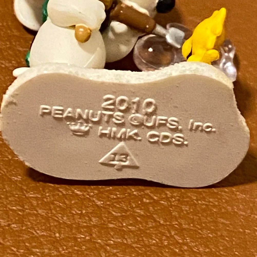 Hallmark Keepsake Snoopy Woodstock Ice Sculpture Ornament 2010 Miniature Series